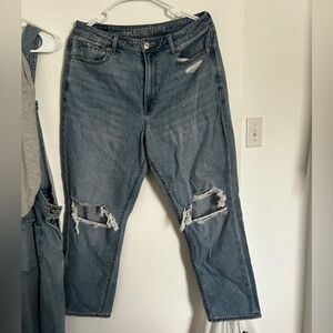 American Eagle Mom Blue Distressed Jeans SHORT